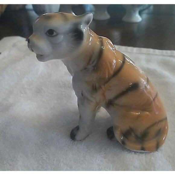 Vintage bone china tiger figure - Picture 1 of 6